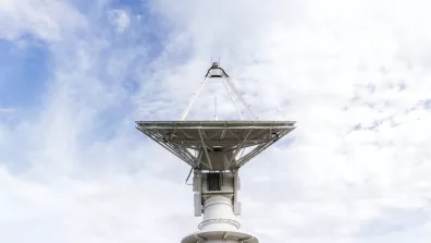Antenne de télécommunications de la station d'Issus-Aussaguel