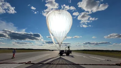 Un ballon sur le site de lâcher de Timmins au Canada lors de la campagne Strato-Science du CNES en 2023