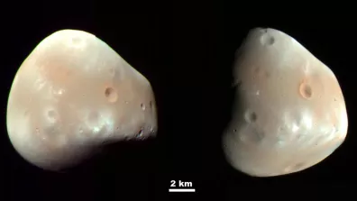 Image de Déimos, satellite naturel de Mars, capturée lors de la mission Mars Reconnaissance Orbiter de la NASA (2009).