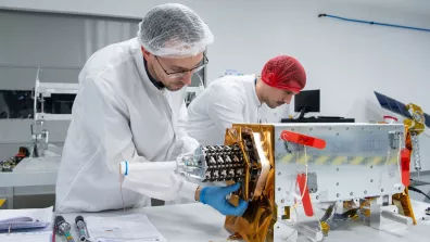 Un nanosatellite Kineis en fabrication. 