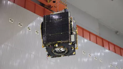 Photographie d'un satellite à propulsion électrique
