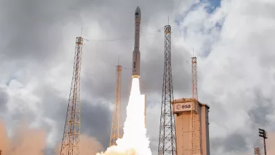 Décollage de Vega VV-12 avec le satellite ESA Aeolus le 22 août 2018
