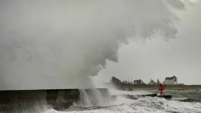 Une photo prise à la pointe du Finistère lors d'une une tempête