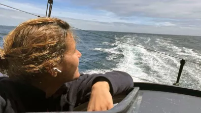 La navigatrice Clarisse Crémer depuis son bateau L'Occitane en Provence.