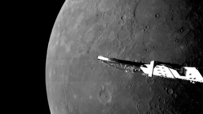 Le nord de Mercure éclairé par le soleil, vu par M-CAM 1.
