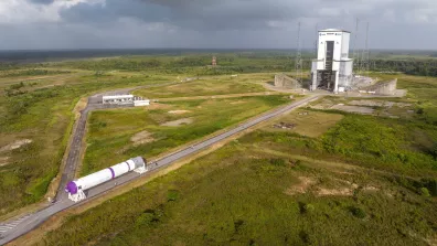 Transfert du corps central d'Ariane 6 vers la ZLA.