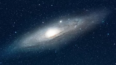 Galaxie spirale d’Andromède par une nuit étoilée