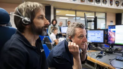 Dans la salle de contrôle du Cadmos lors de l'expérience PhysioTool avec l'ISS.