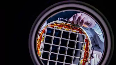 Télescope à rayons X du satellite SVOM en cours de montage au Centre spatial de Toulouse