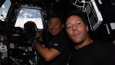 Thomas Pesquet et Akihiko Hoshide à bord de l'ISS