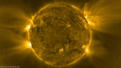Puissantes éruptions solaires enregistrées par la caméra ultraviolet