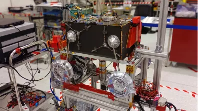 Photo des Essais de vide thermique du rover MMX  