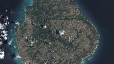 Image satellite de Marie-Galante, située dans la mer des Caraïbes