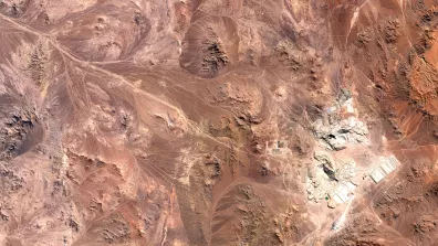 Image satellite de la mine d'Escondida, mine à ciel ouvert de cuivre, se trouve dans le désert d'Atacama au Chili