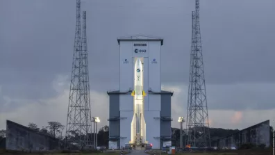 Ariane 6 sur son pas de tir au CSG