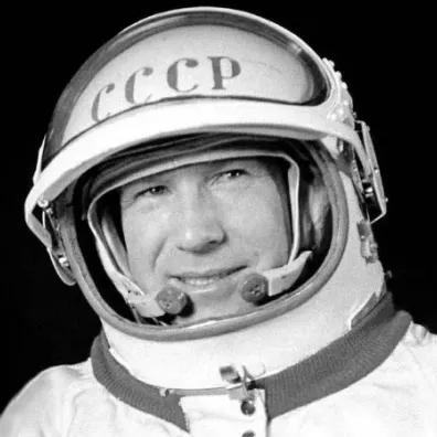 Alexeï Leonov, premier astronaute à effectuer une sortie extravéhiculaire dans l’espace, le 18 mars 1965. 