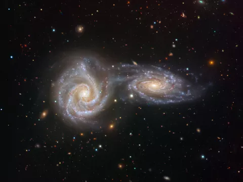 2 galaxies spirales