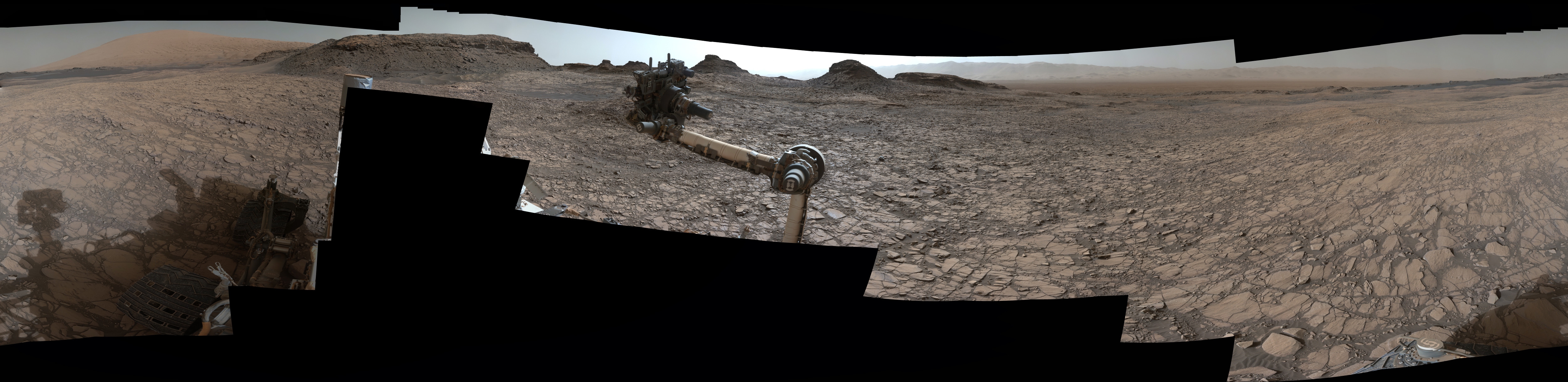 is_curiosity_panomara_at_murray_buttes_5000px.jpg
