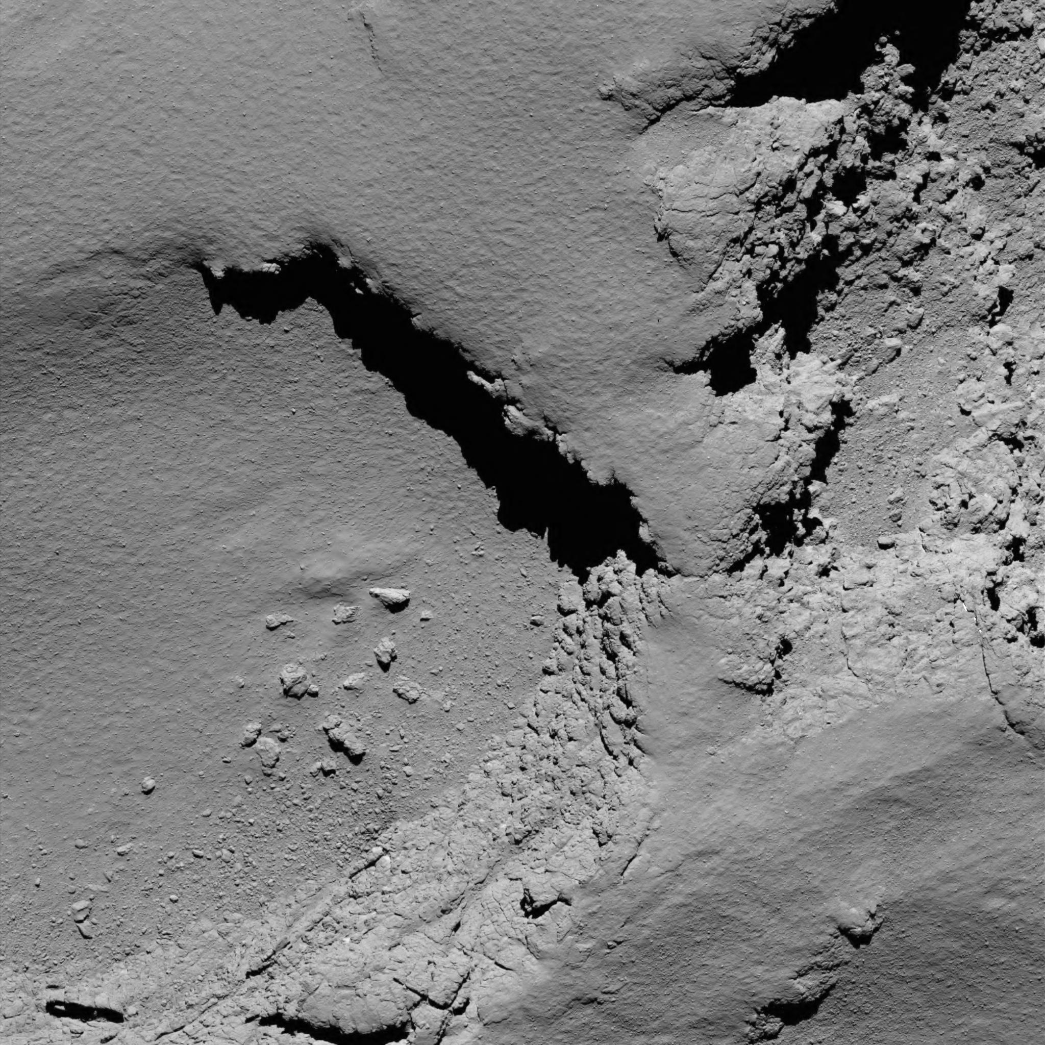 is_rosetta_atterrisage_comet_from_5.8_km_narrow-angle_camera.jpg