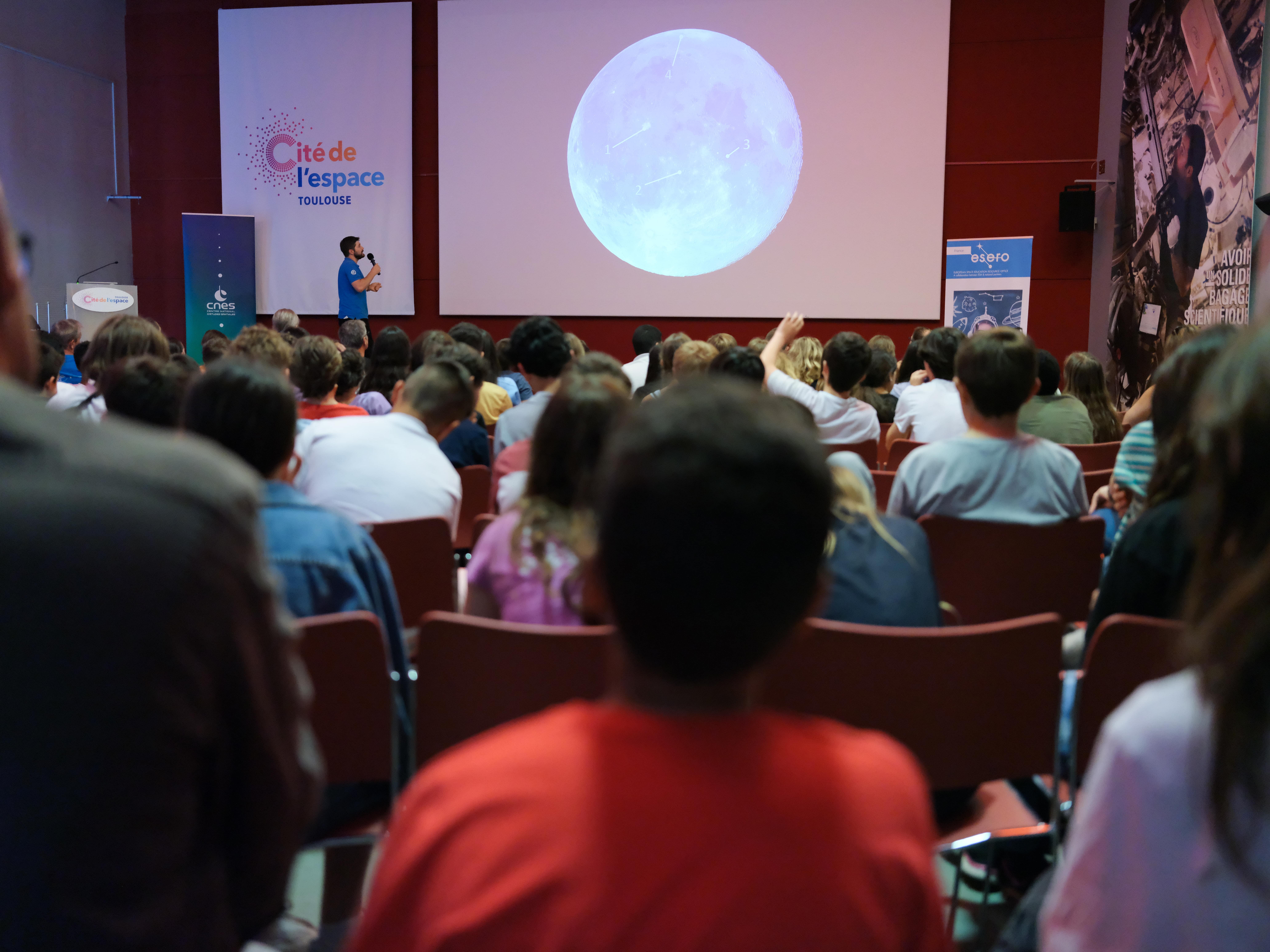 150 jeunes de toute la France rassemblés à Toulouse pour présenter leur base lunaire