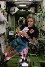 French astronaut Claudie Haigneré in the ISS for the Andromede mission (october 2001) ; credits Esa