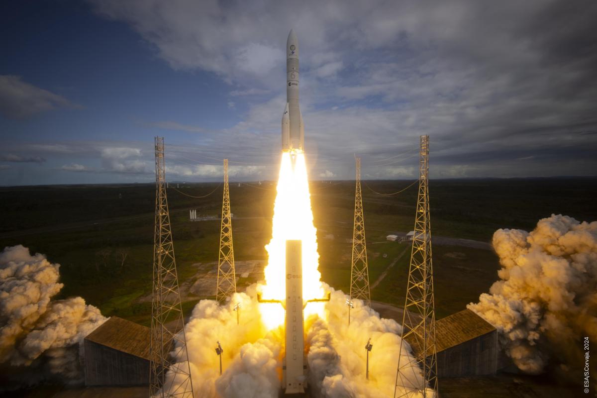 Décollage du lanceur Ariane 6 depuis le Centre spatial guyanais.