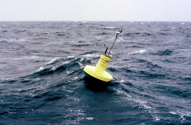 Bouée Argos flottant sur la mer