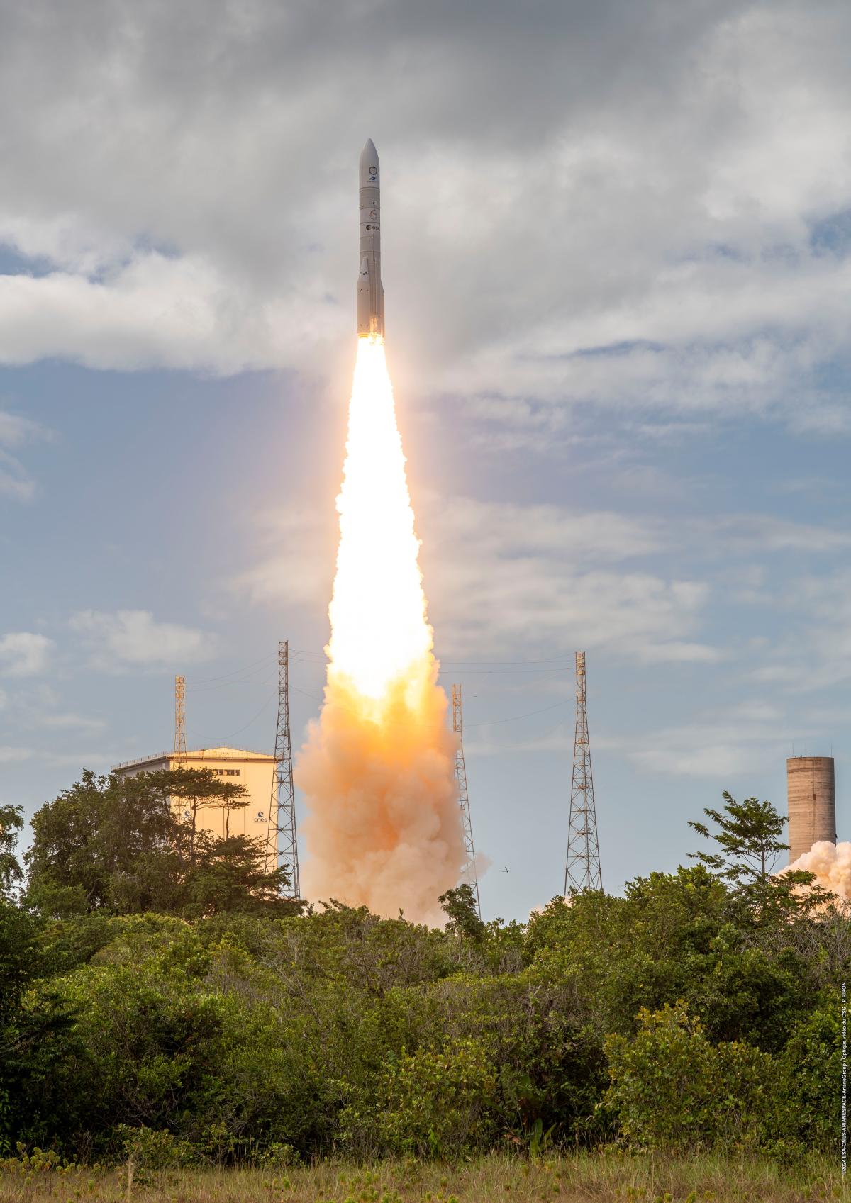 Le décollage du premier vol VA262 FM1 Ariane 6 