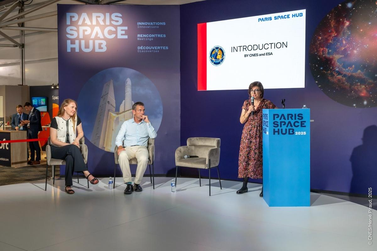 25 ans de la Charte, Conférence à l'agora dans le Paris Space Hub lors du SIAE 2025.