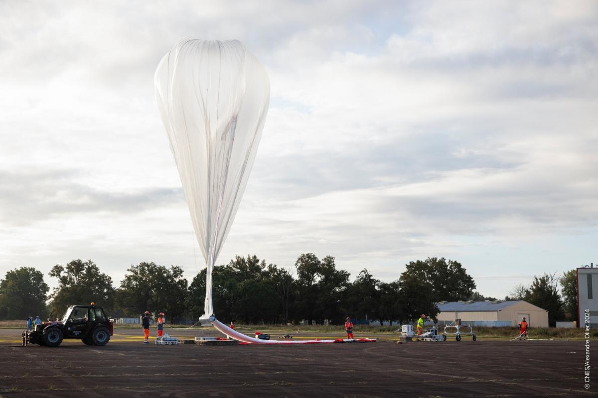 Mise au point de la méthode de lâcher du ballon manoeuvrant BalMan à Aire-sur-l'Adour.