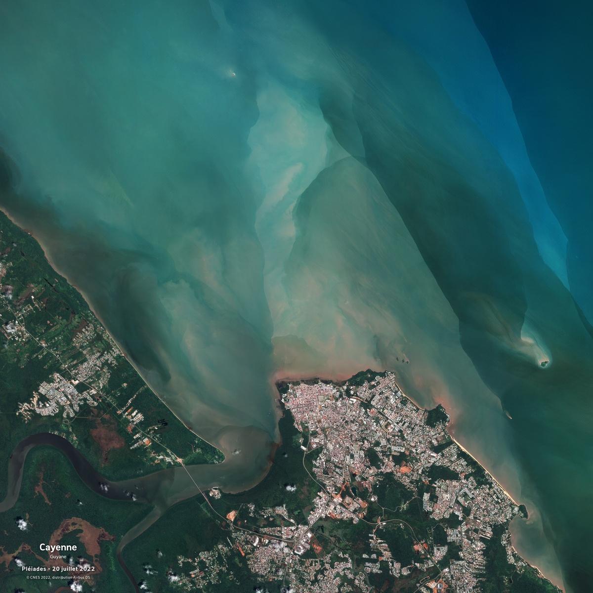 Cayenne, en Guyane, vue par le satellite Pléiades Cayenne, en Guyane, vue par le satellite Pléiades