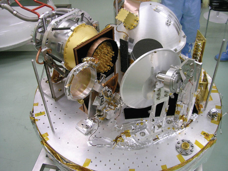 Modèle cryogénique de l’instrument HFI en cours de test Modèle cryogénique de l’instrument HFI en cours de test