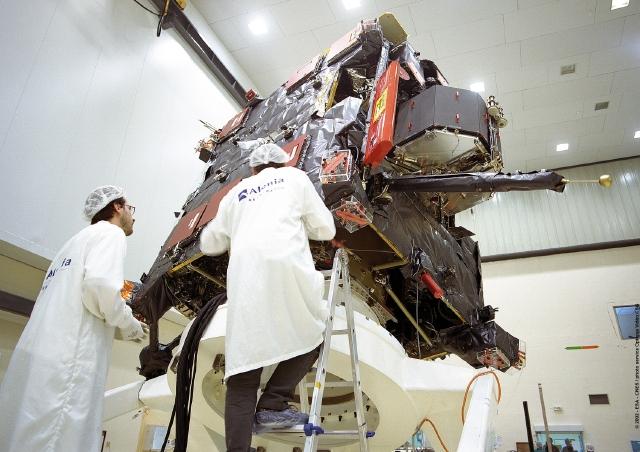 La sonde Rosetta en cours d’intégration chez Thales Alenia Space La sonde Rosetta en cours d’intégration chez Thales Alenia Space