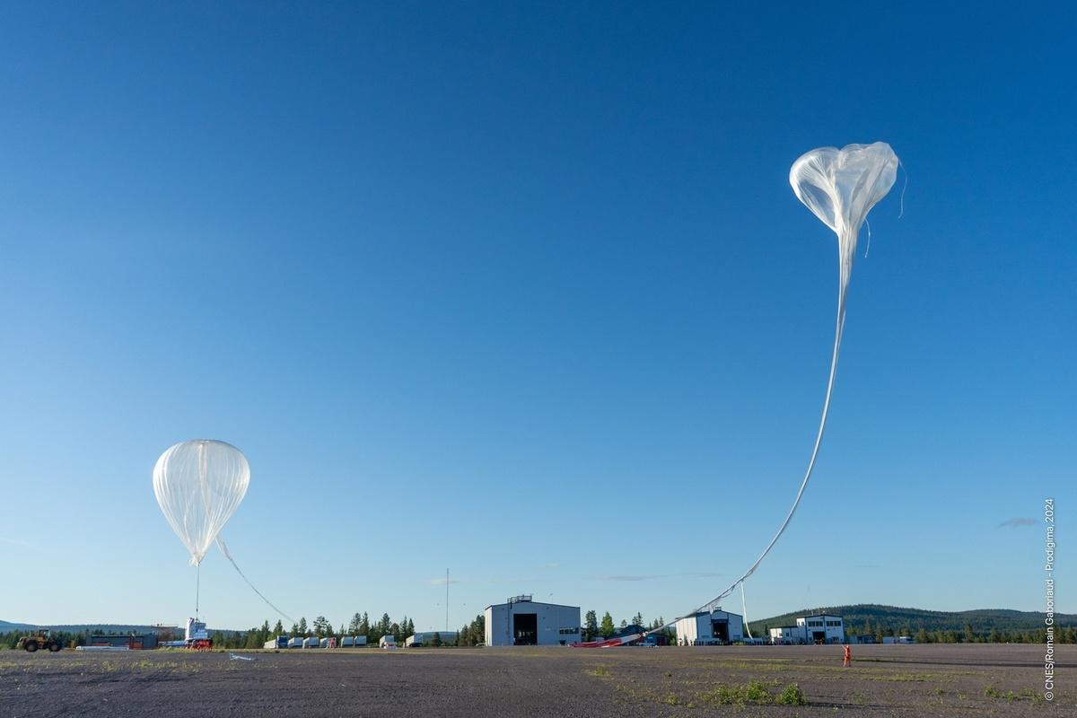 Lâcher des ballons et envol nacelle Transat