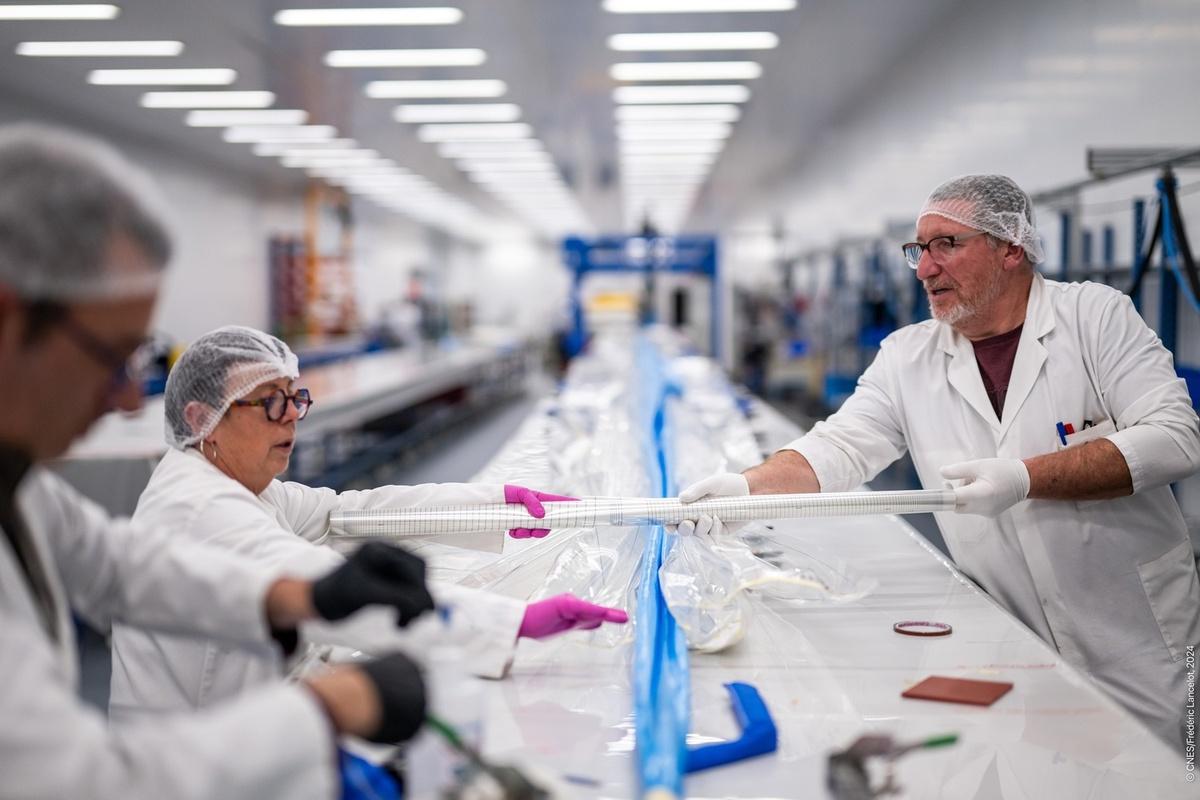 Ligne de production de ballons pour le CNES chez Hémeria