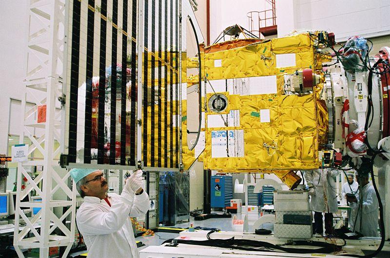 Test de déploiement des panneaux solaires de la sonde Venus Express