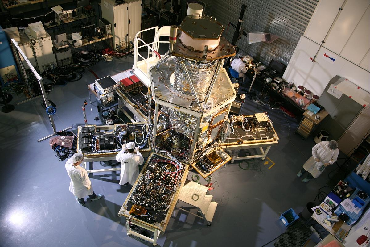 Intégration du satellite Pléiades chez Astrium  