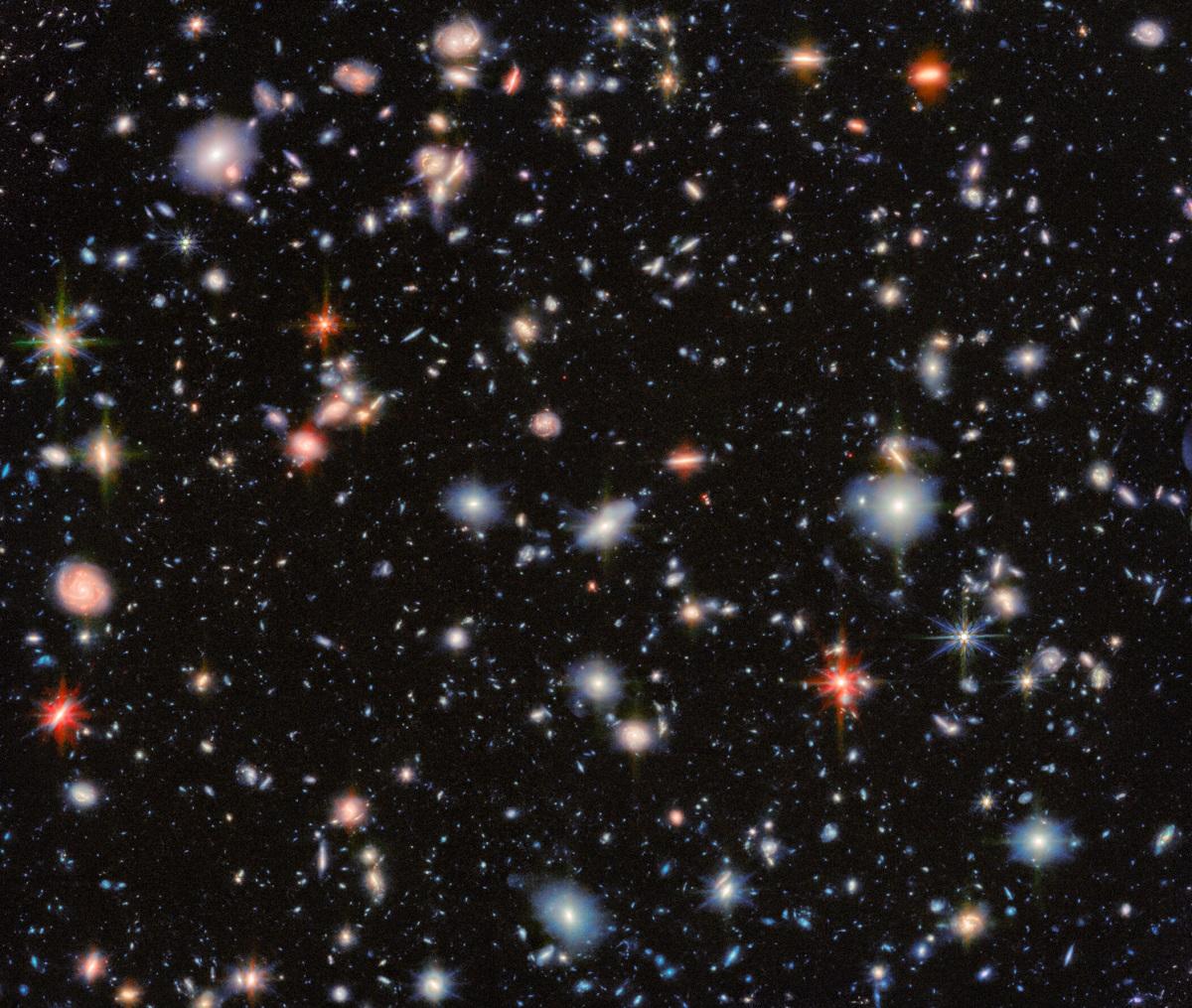 Champ profond de l'Univers observé par le télescope spatial James Webb