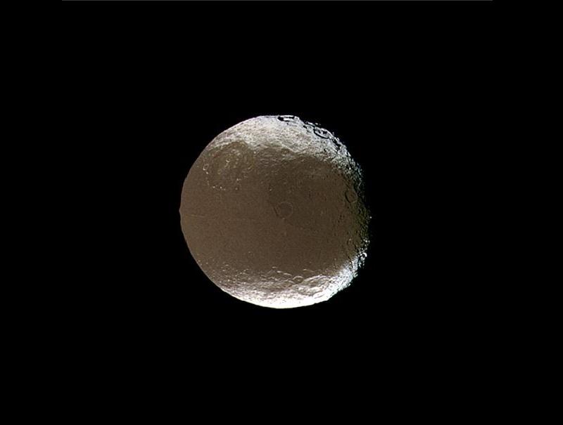 Japet, une autre grosse lune de Saturne