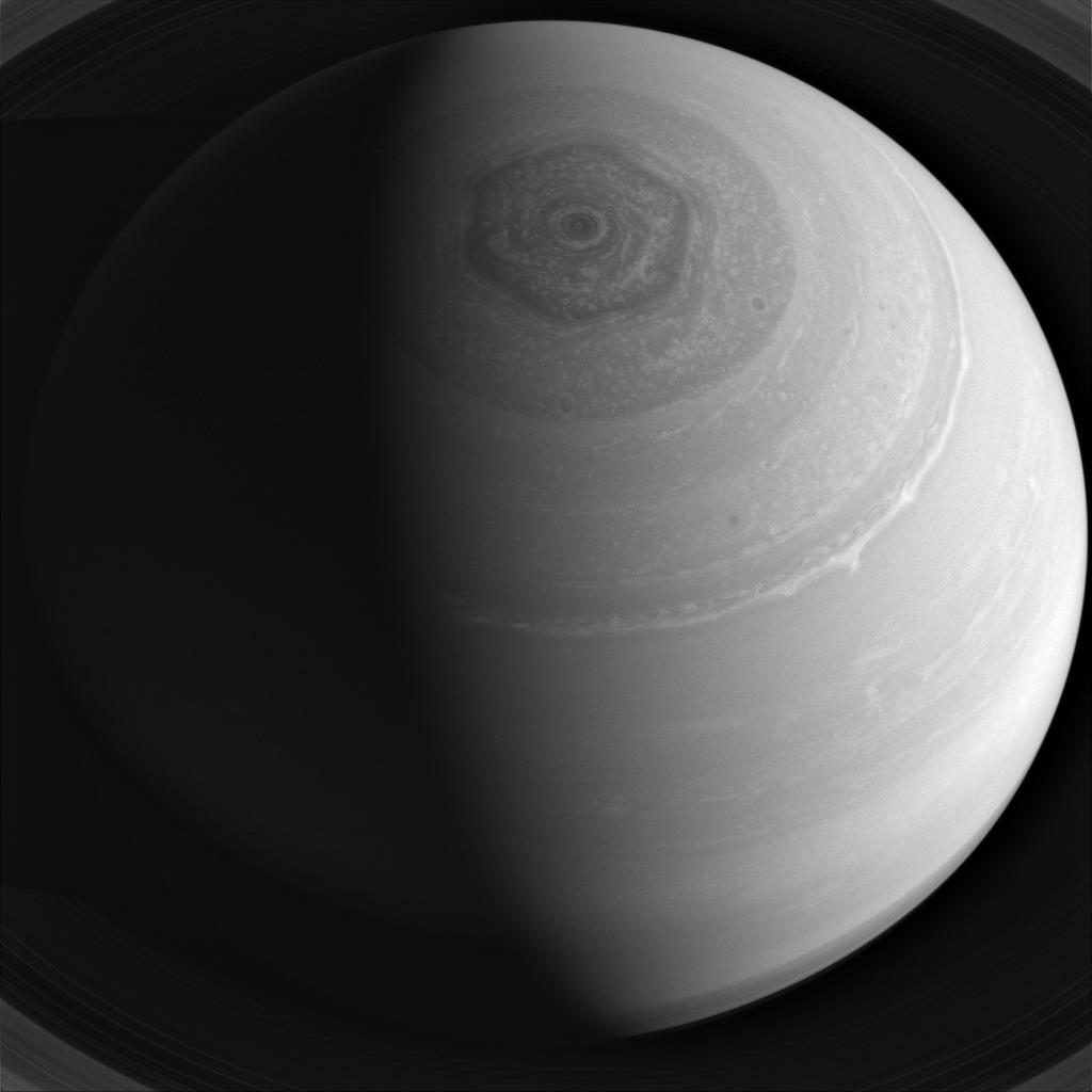 Tache en forme d'hexagone au pôle Nord de Saturne Tache en forme d'hexagone au pôle Nord de Saturne