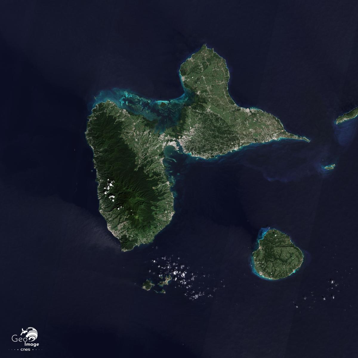 Image satellite de Guadeloupe dans la mer des Caraïbes