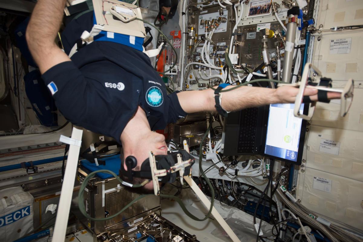L'expérience GRASP par Thomas Pesquet dans l'ISS L'expérience GRASP par Thomas Pesquet dans l'ISS