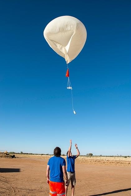 Lancé dans l'atmosphère par un ballon météo