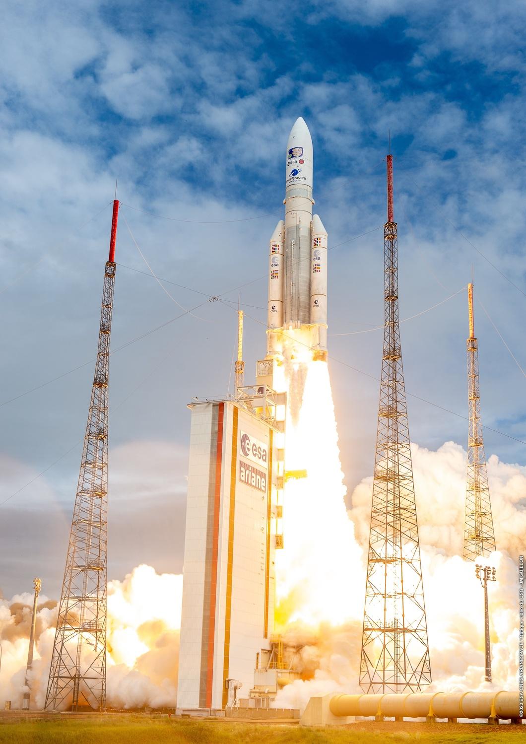 Décollage d’Ariane 5 depuis le Centre Spatial Guyanais