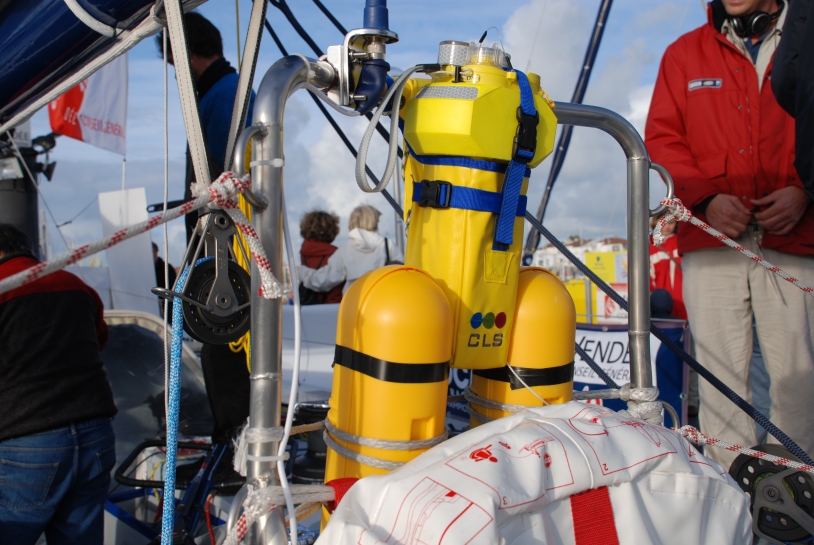 Chaque skipper du Vendée Globe est équipé de balises de localisation MAR-YI, développées par CLS