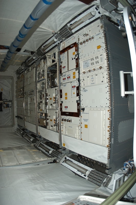 The experiment racks are in place inside the European Columbus laboratory. Crédits : ESA$