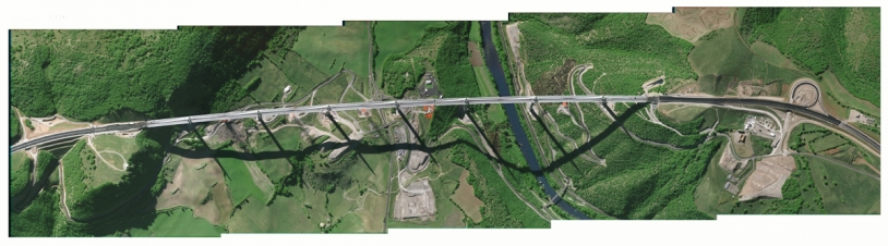 Simulation d&#039;une image Pléiades du Viaduc de Millau. Crédit : CNES/dist. /Spot Image