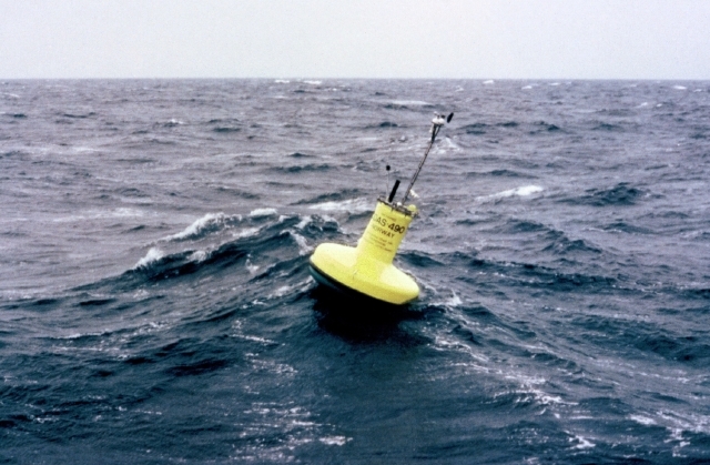 Floating transmitter. Credits : CNES.