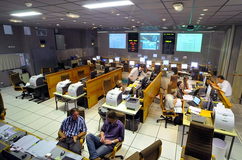 Centre de contrôle SCP2 de SMOS au CNES à Toulouse. Crédits : CNES.