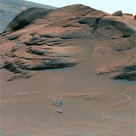 Comanche rock outcrop where the U.S. Spirit rover found carbonates in 2005 on Mars. Credits: NASA/JPL/Cornell University.